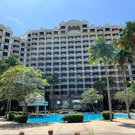 Riviera Bay Condominium, Tanjung Kling Kampong Lereh Экстерьер фото